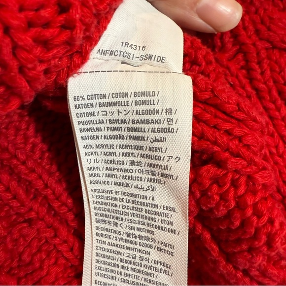 Abercrombie Red Cable Knit Sweater size medium - Picture 3 of 10